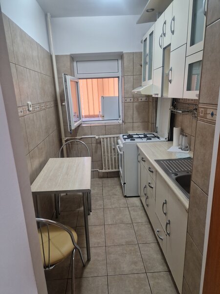 Piata Delfinului, Pantelimon,